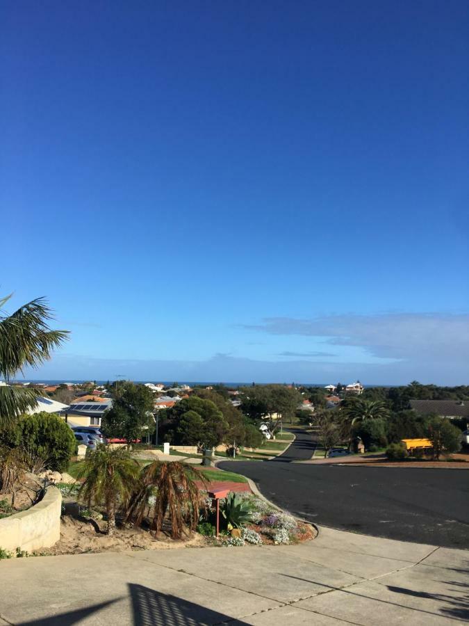 Relaxed Ocean View Villa Mandurah Exteriör bild