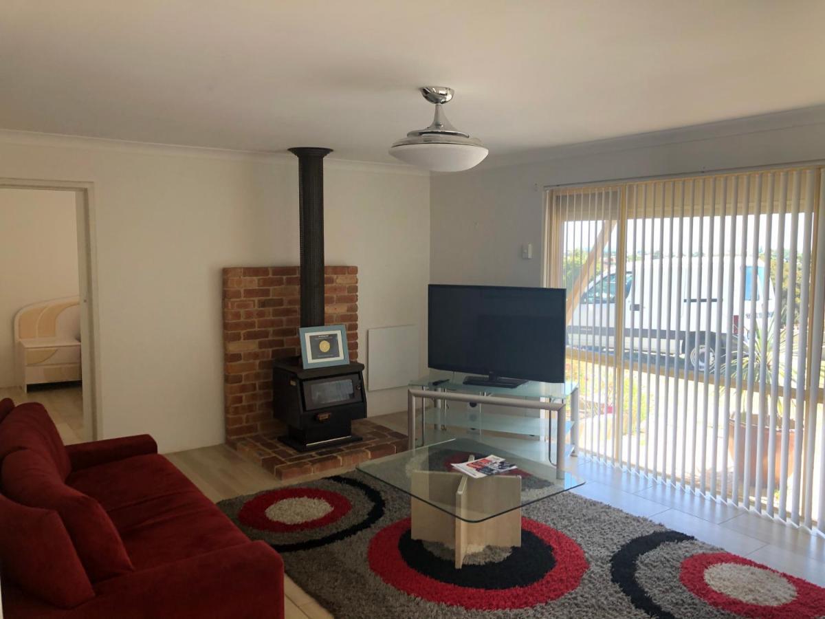 Relaxed Ocean View Villa Mandurah Exteriör bild